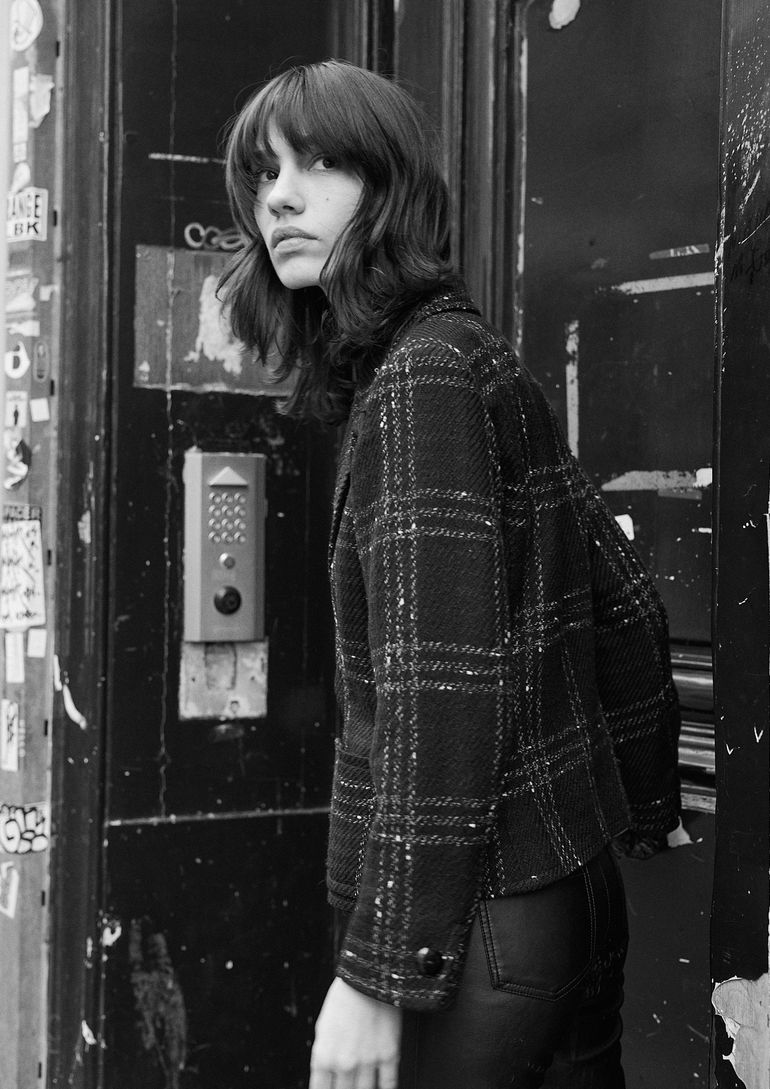 Alize Cekic book photo