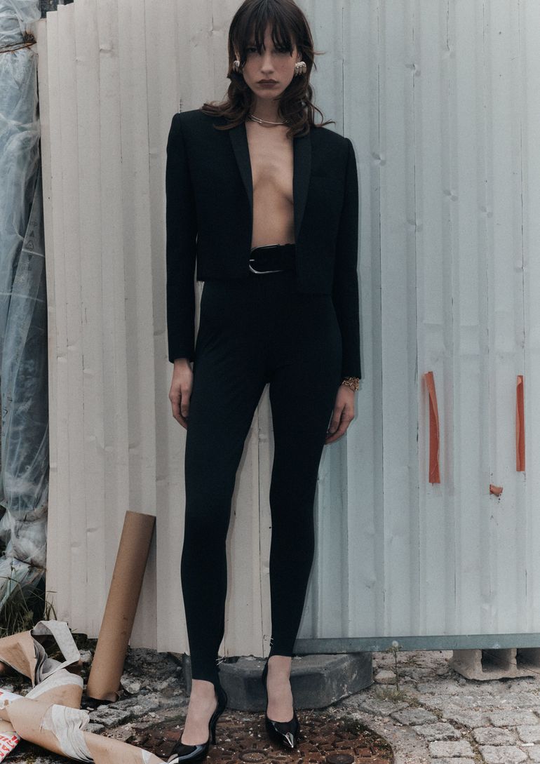 Alize Cekic book photo