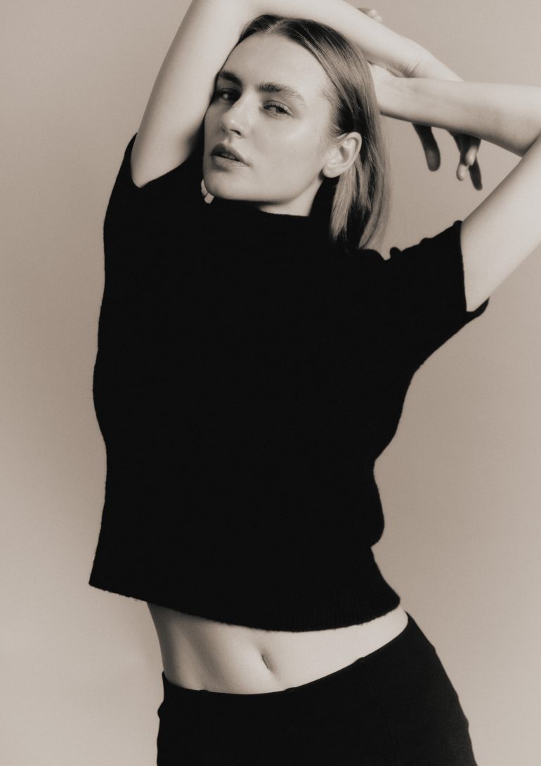 Victoria Vedi book photo