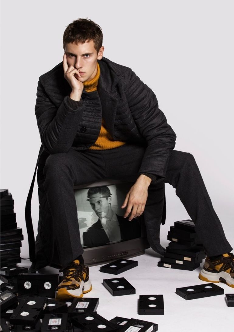 Anton Ahrens book photo