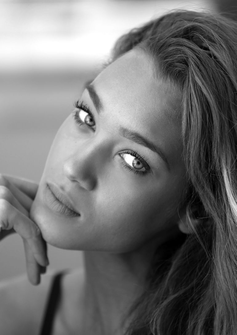 Ebony Anderberg book photo