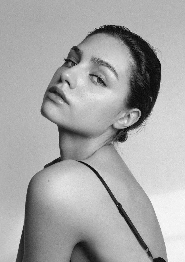 Ana Rossolovich book photo