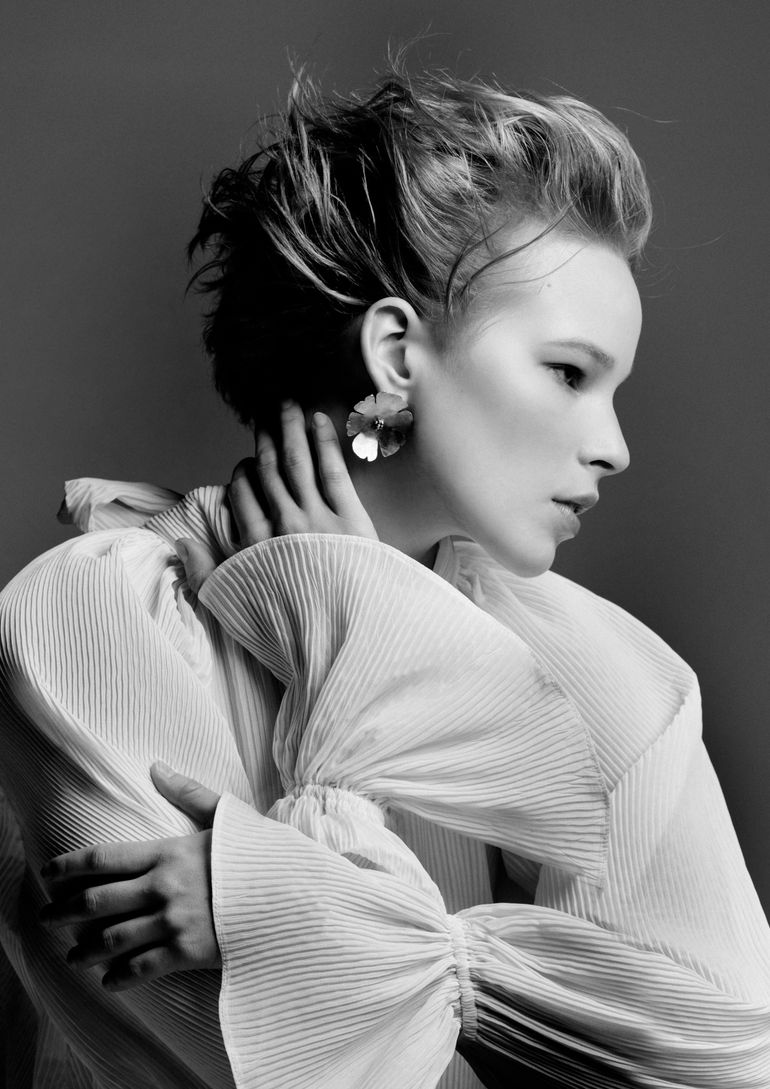 Elya book photo