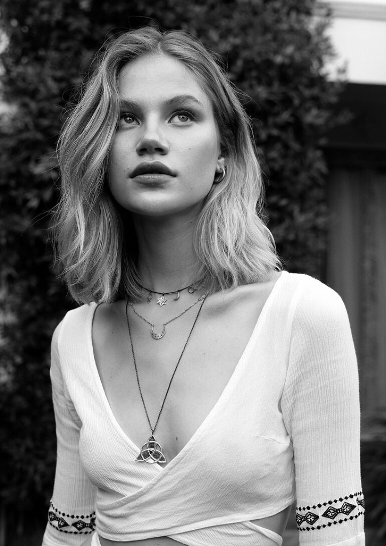 Ana 2 book photo