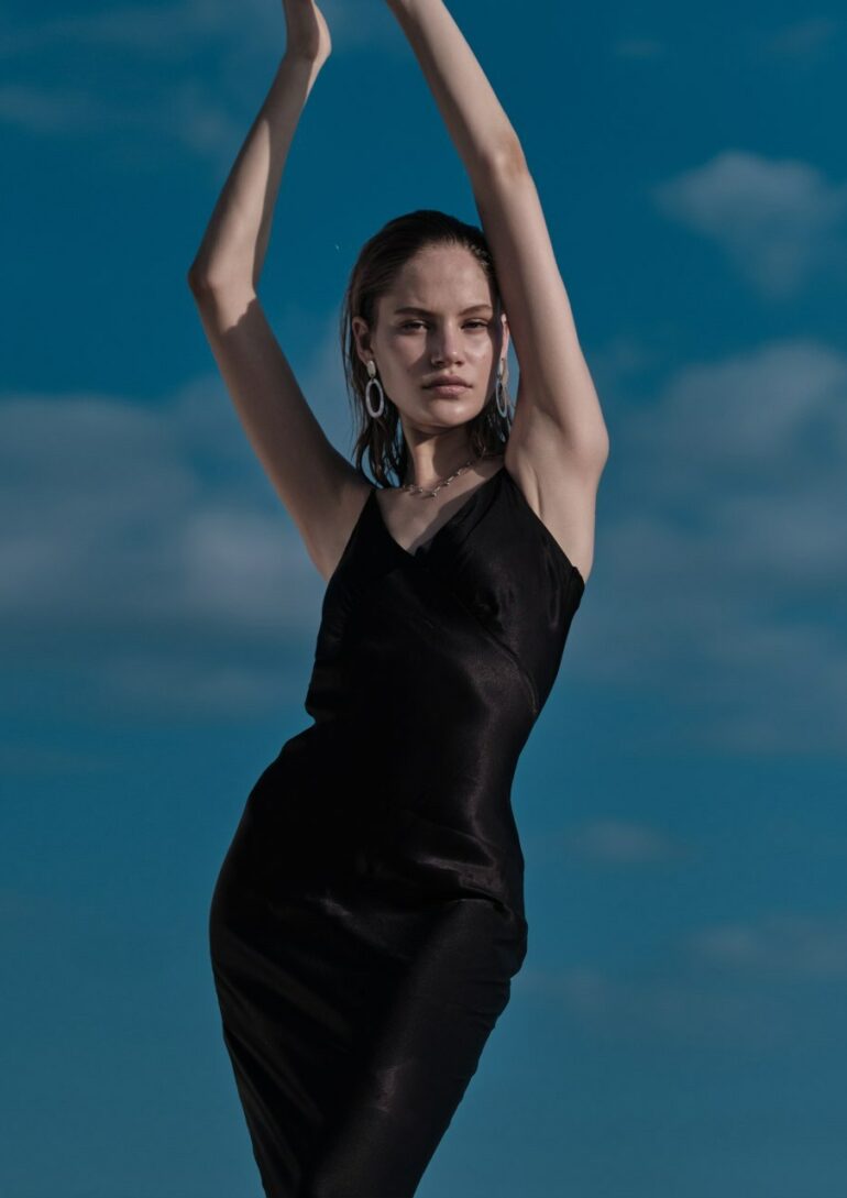 Ana 2 book photo