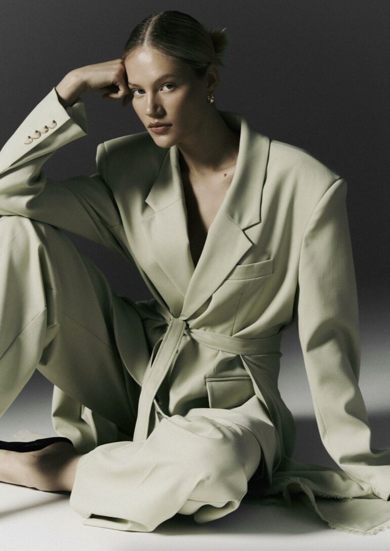Ana 2 book photo