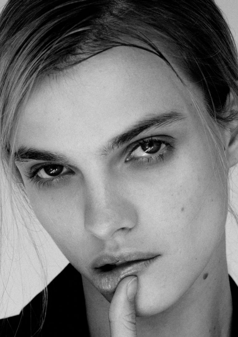 Dasha Khlystun book photo
