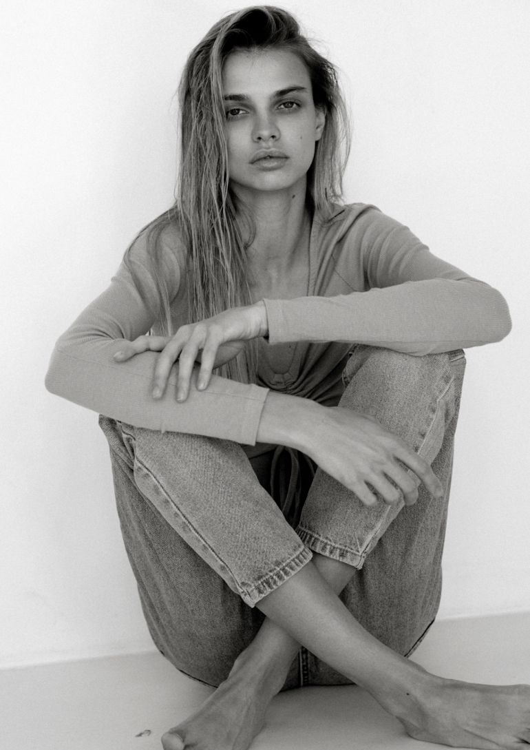 Dasha Khlystun book photo