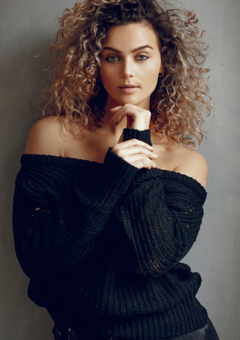 Iman E book photo