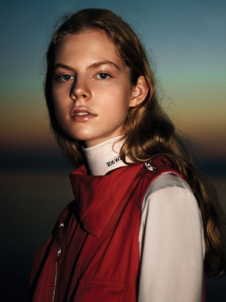 Jolie Alien profile