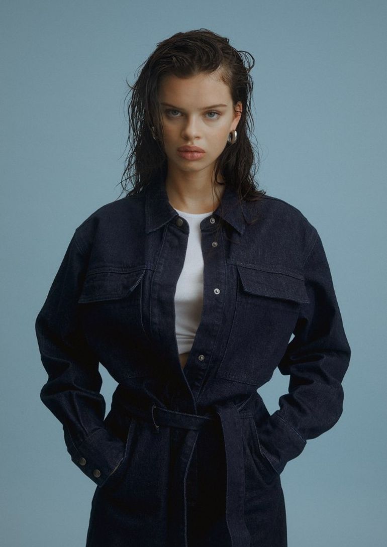 Noa Lotus book photo