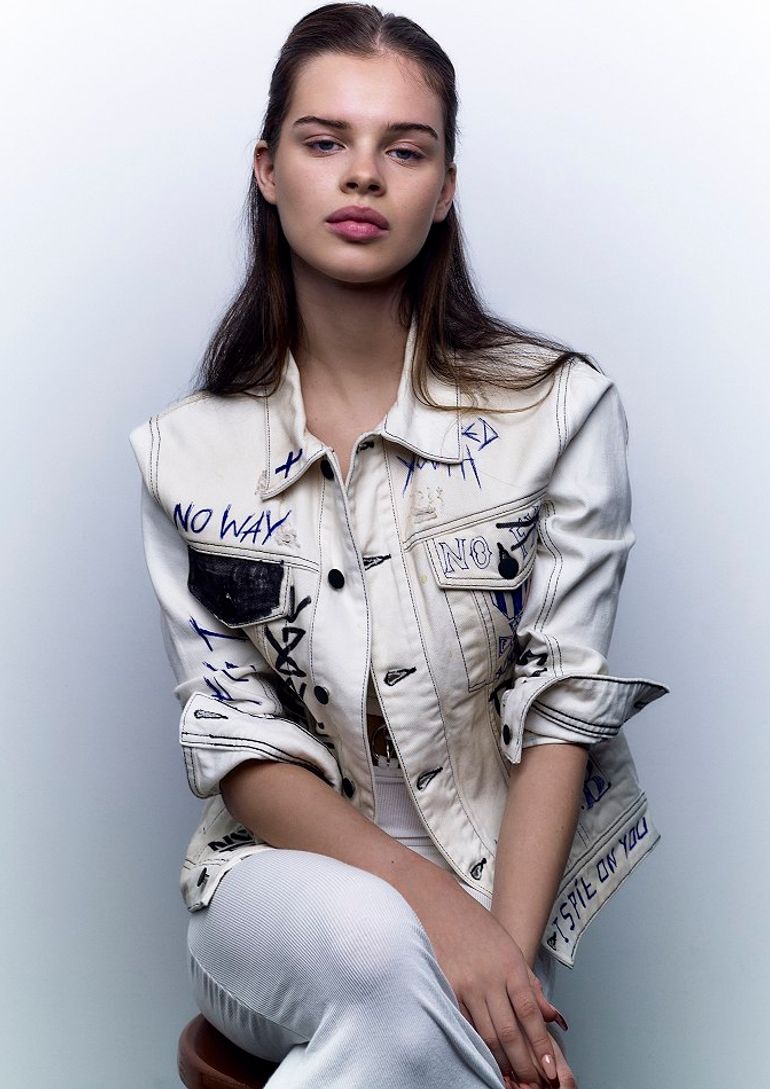 Noa Lotus book photo