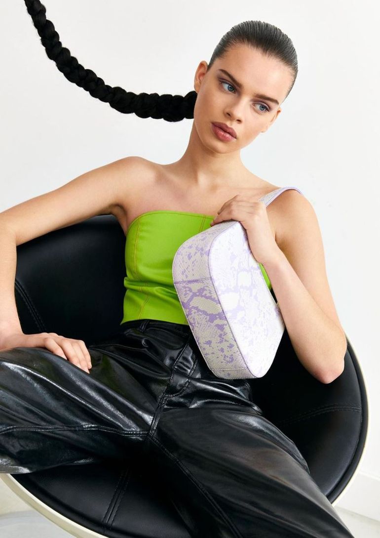 Noa Lotus book photo