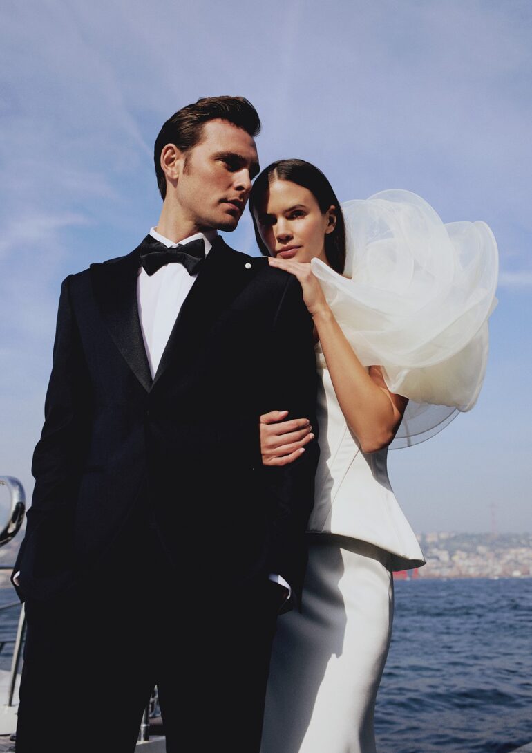 Antonio Lomar book photo