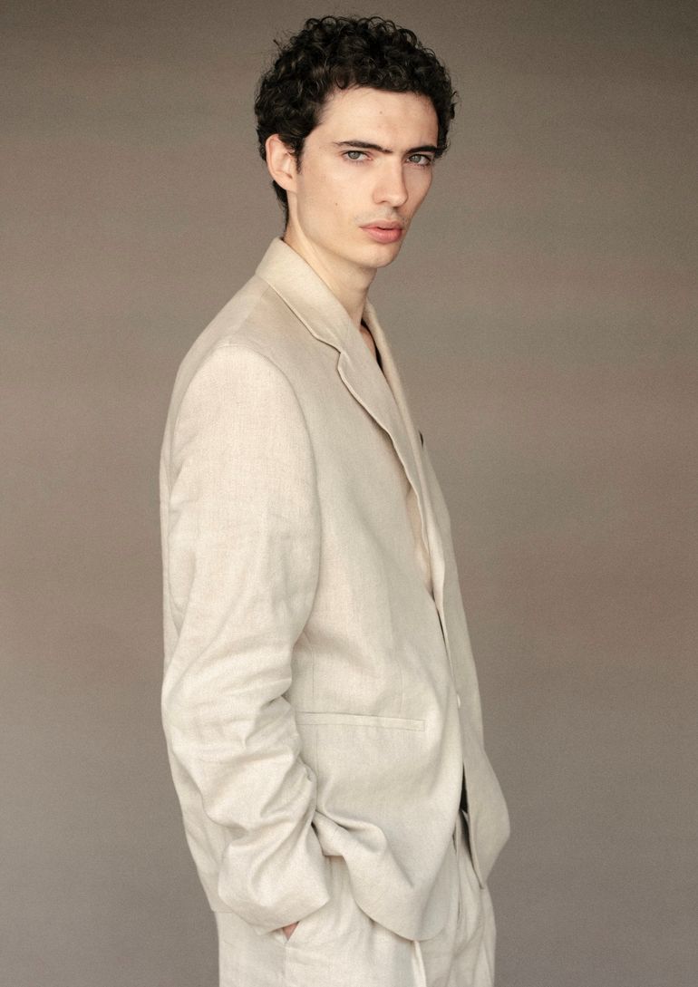 Piero Mendez book photo