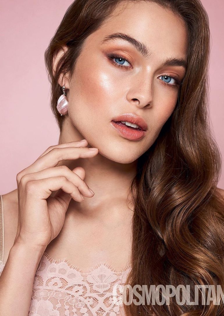 Alexa Arana book photo