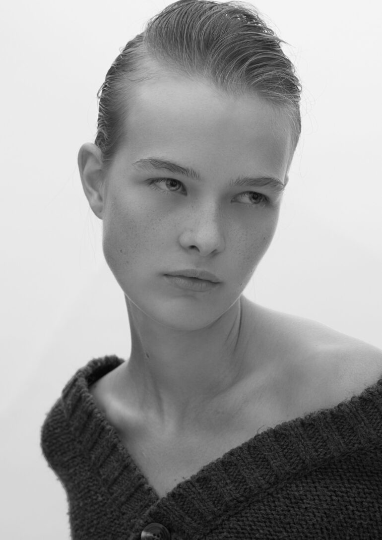 Alina Zyrianova book photo