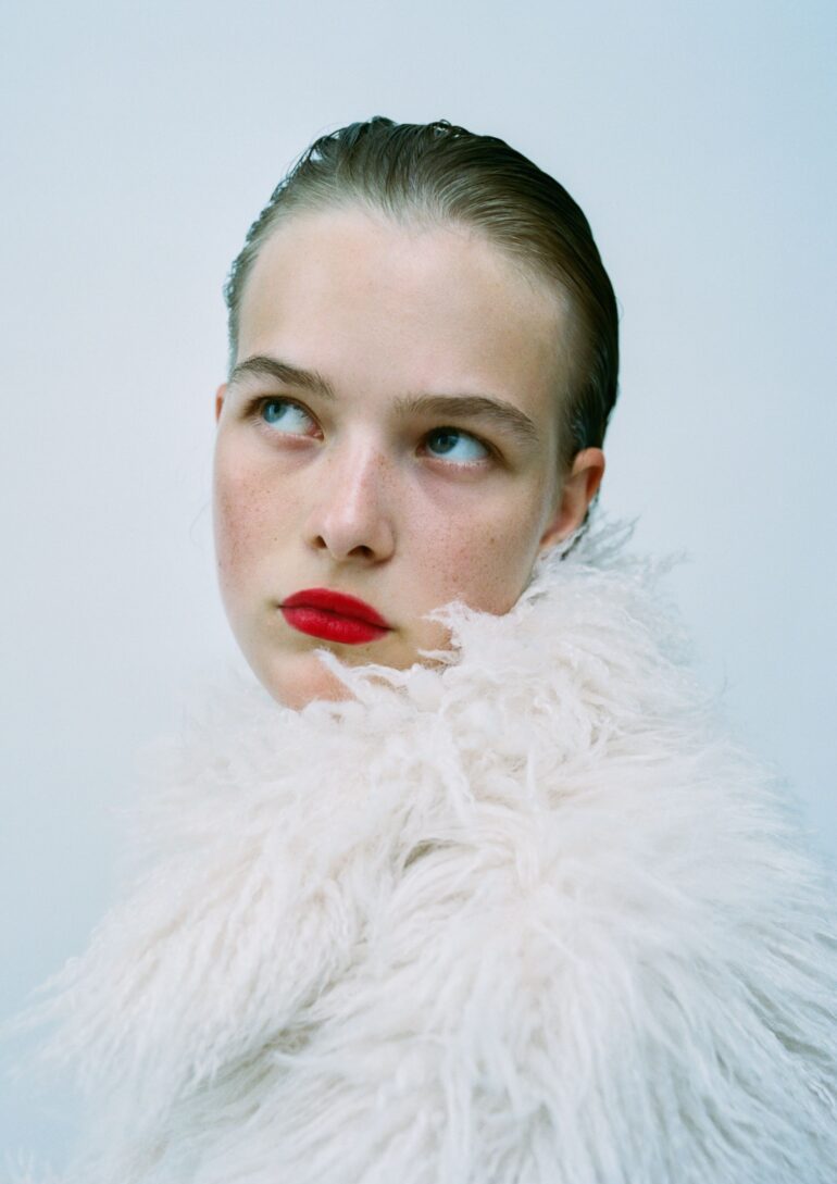 Alina Zyrianova book photo