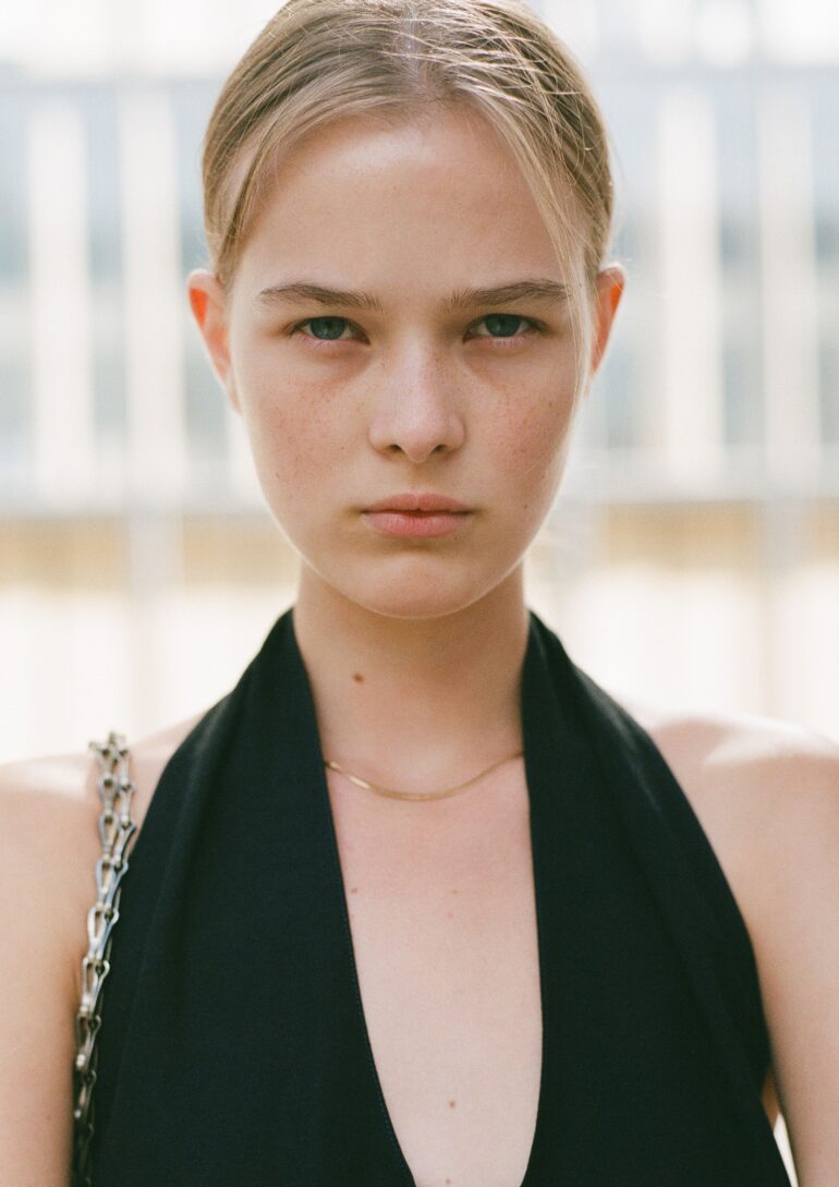 Alina Zyrianova book photo