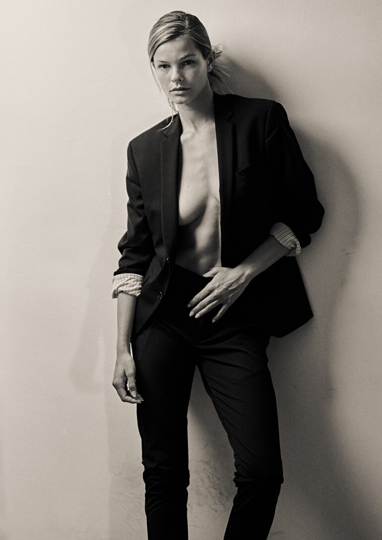 Jasmin Waltz book photo