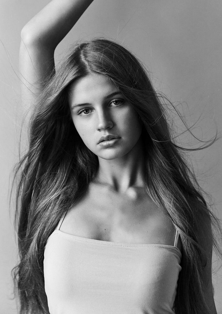 Yana Ryabega book photo