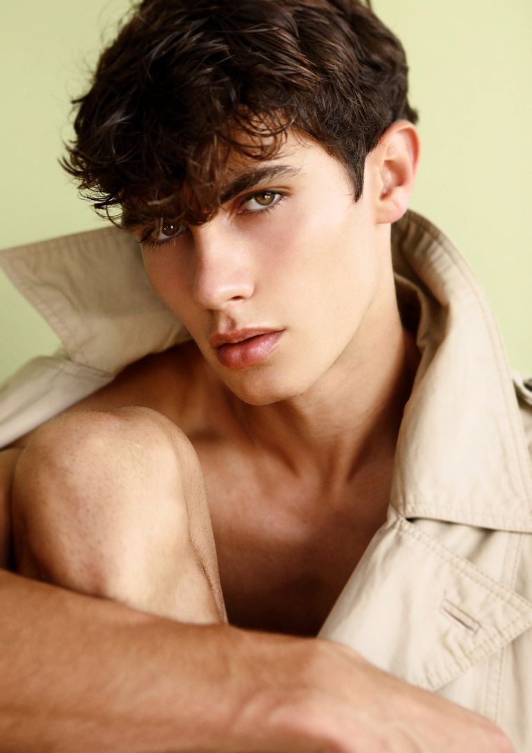 Diego Alvarez book photo