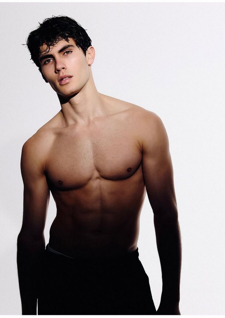 Diego Alvarez book photo