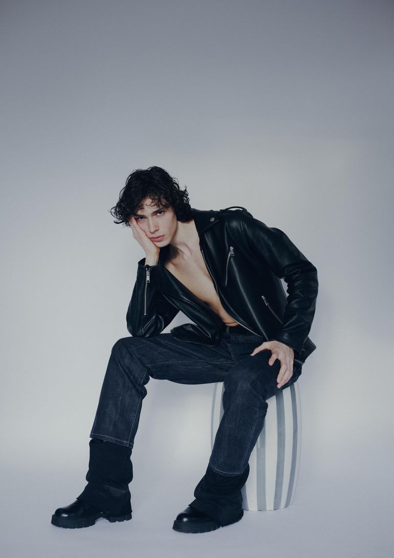 Anas Kalld book photo