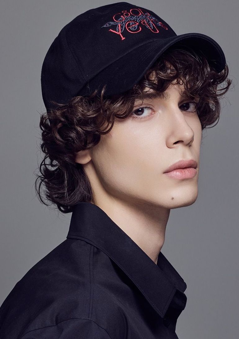 Anas Kalld book photo