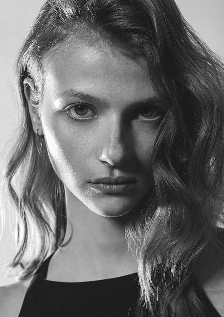 Lenja Mess book photo