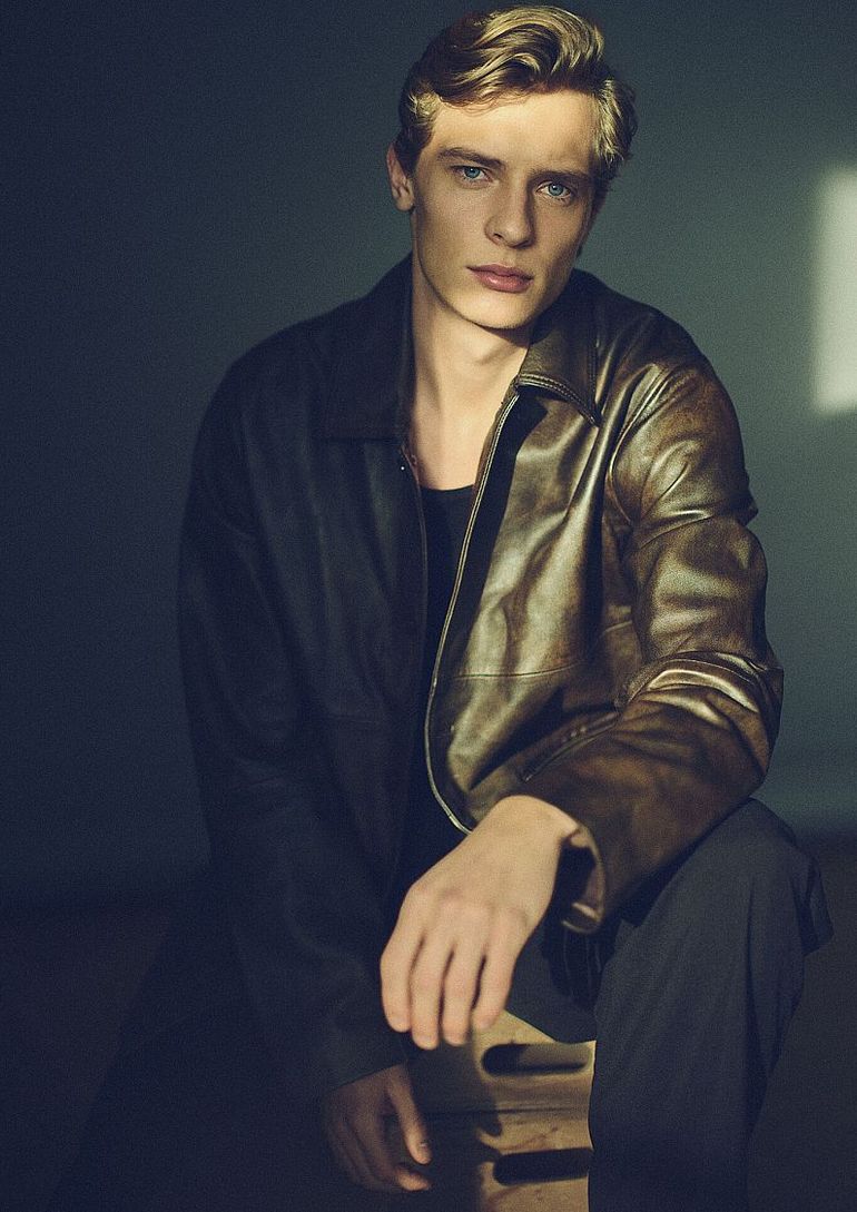 Malte Adrian book photo