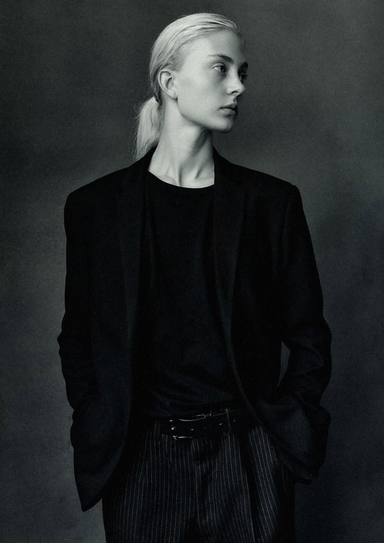 Zoe Piet book photo