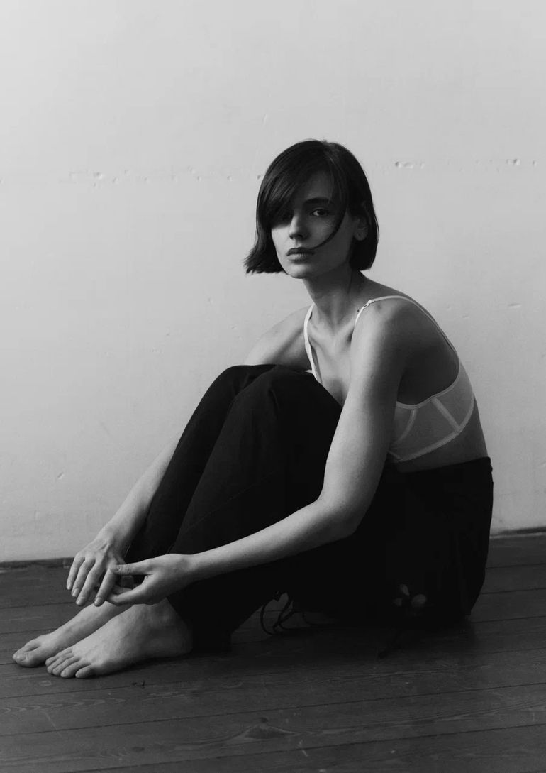 Dasha Plonas book photo