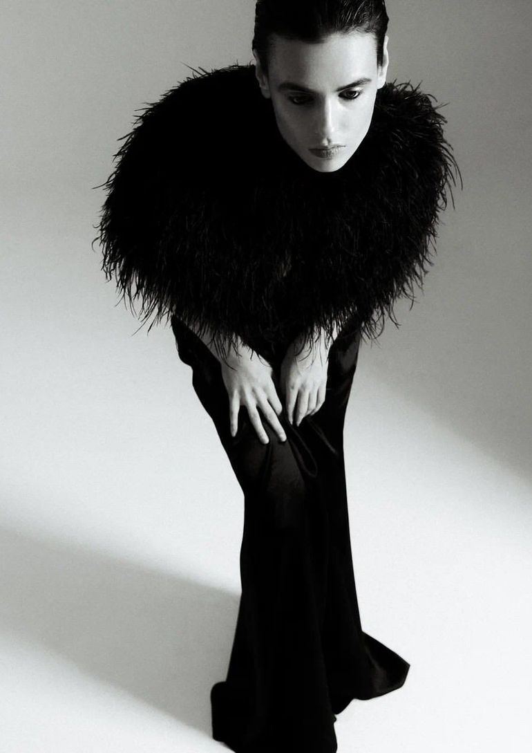 Dasha Plonas book photo