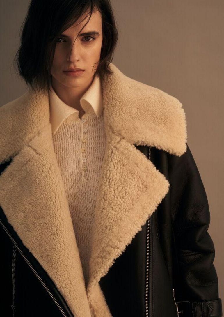 Dasha Plonas book photo