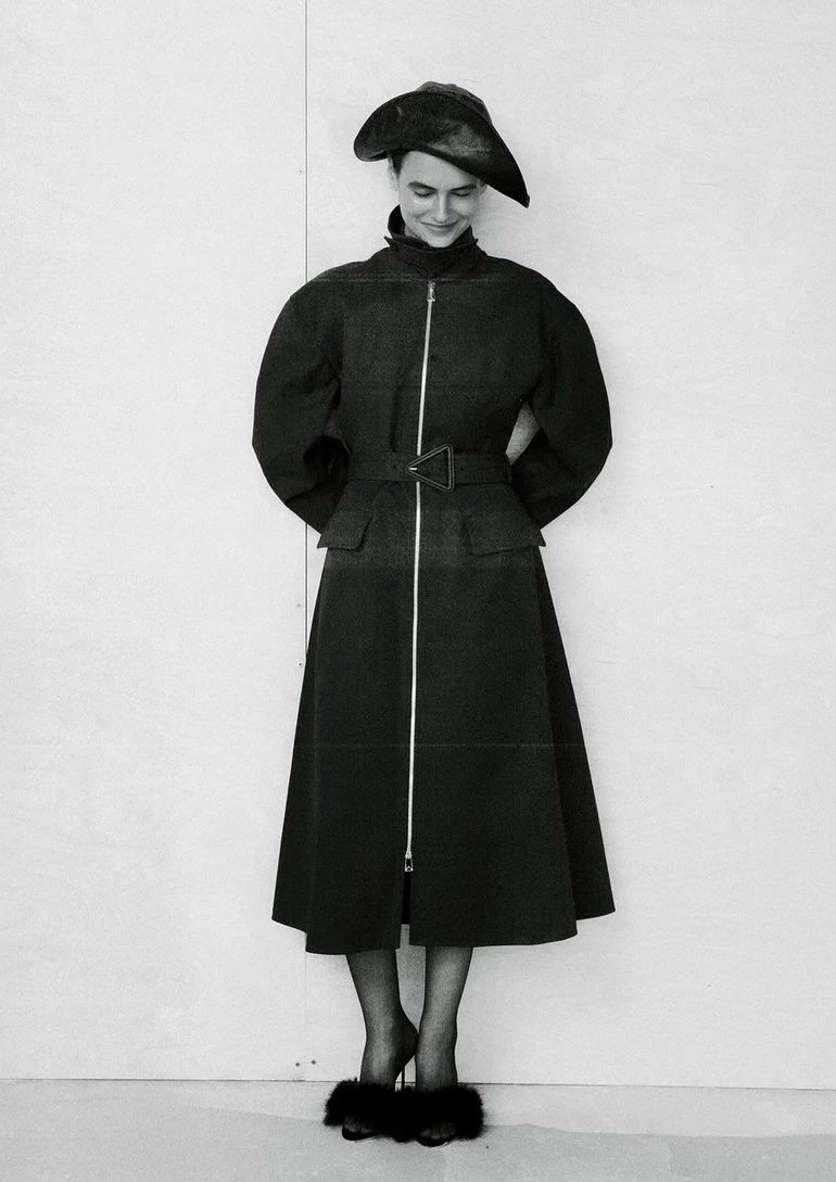 Dasha Plonas book photo