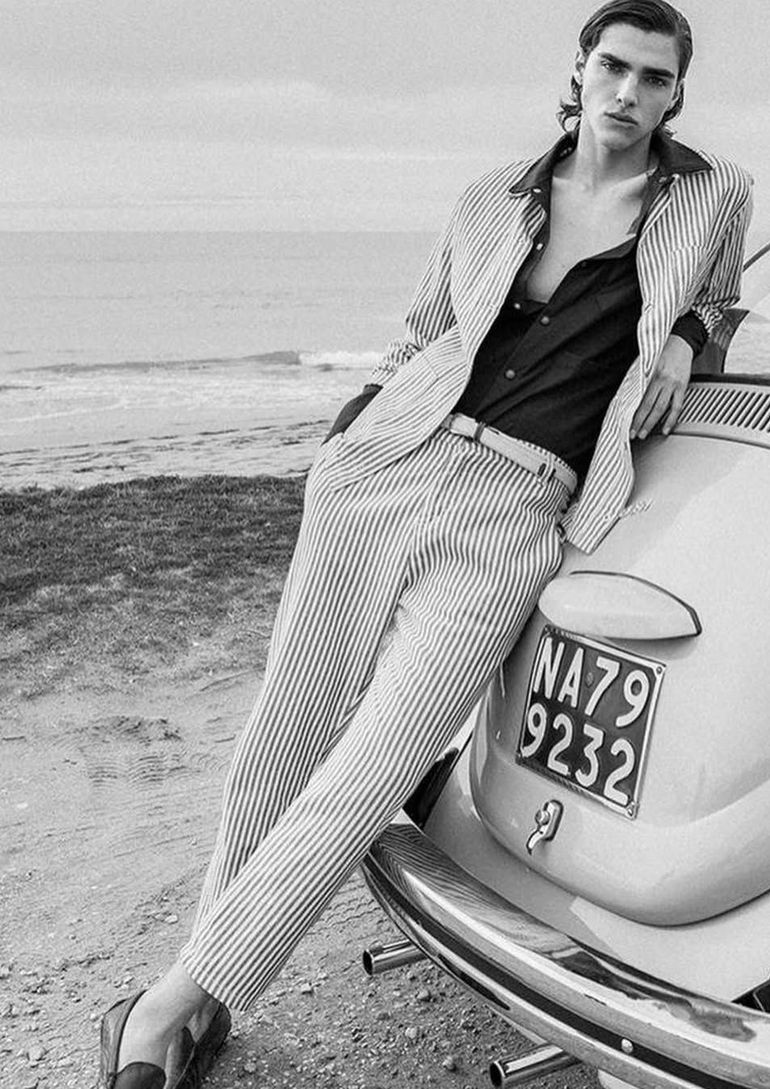 Simone Stravolov book photo