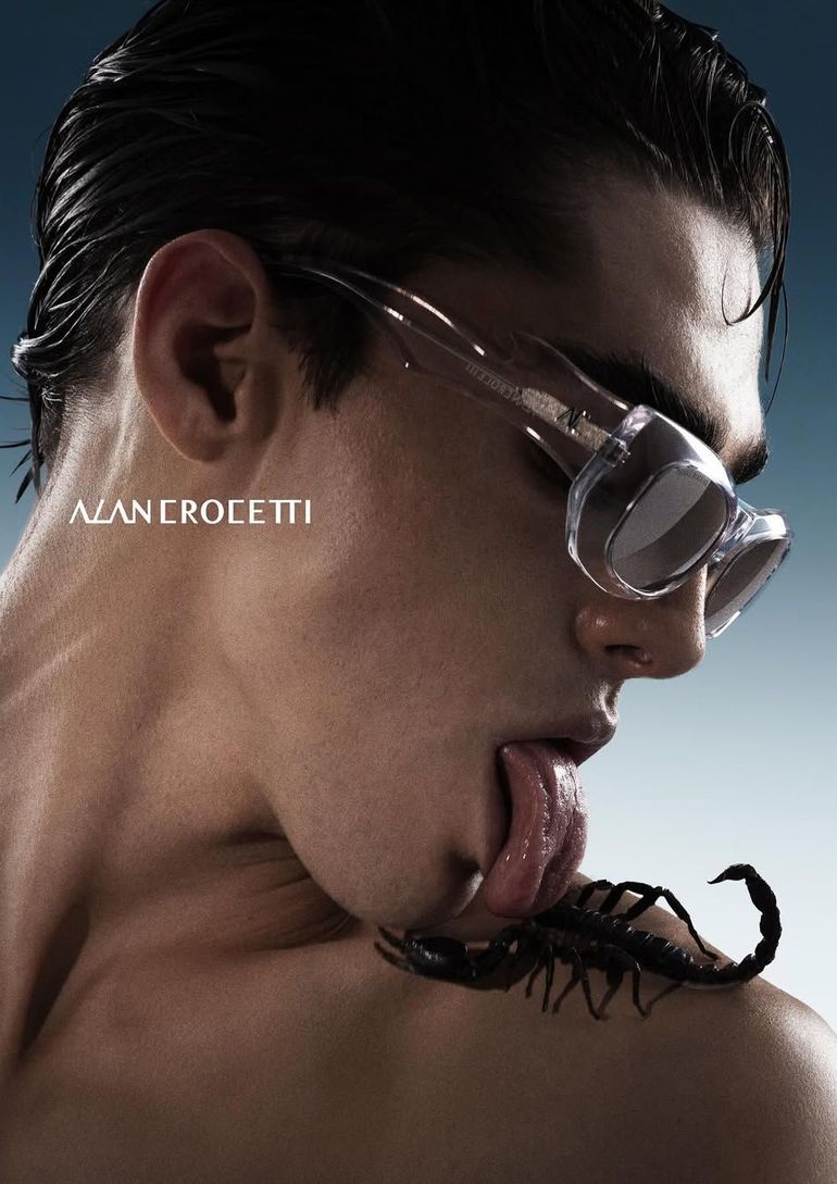 Simone Stravolov book photo