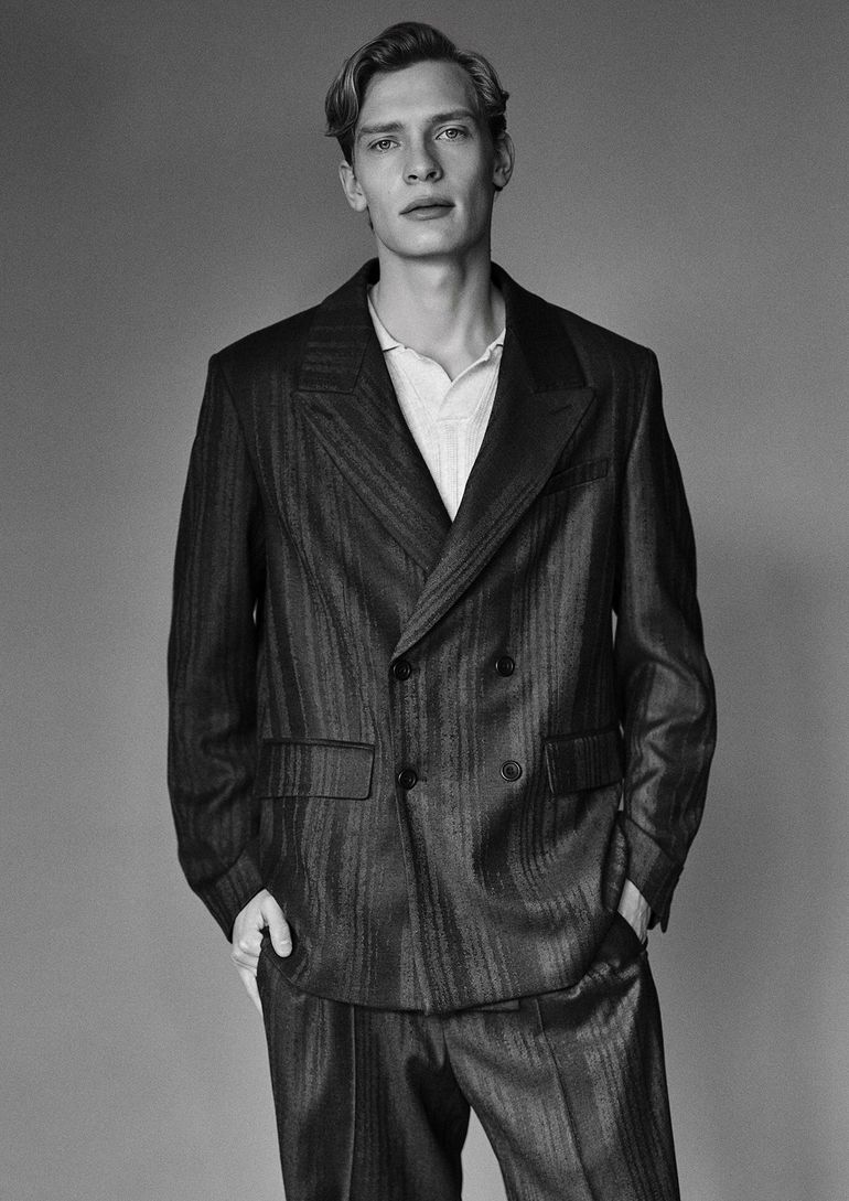 Lukas Adrian book photo