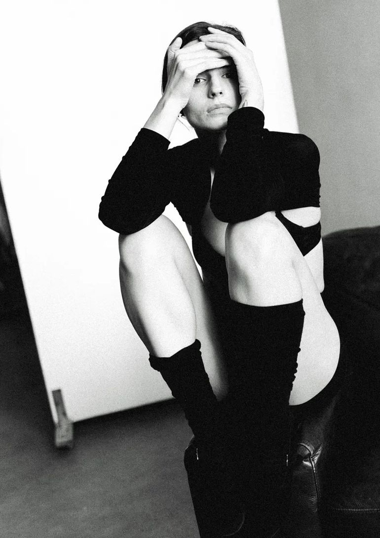 Dasha Plonas book photo