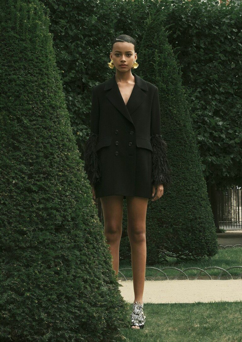 Laura Tibasosa book photo