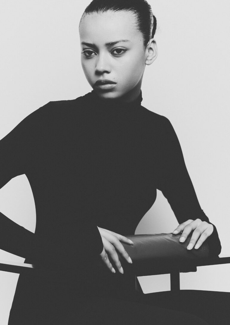 Laura Tibasosa book photo