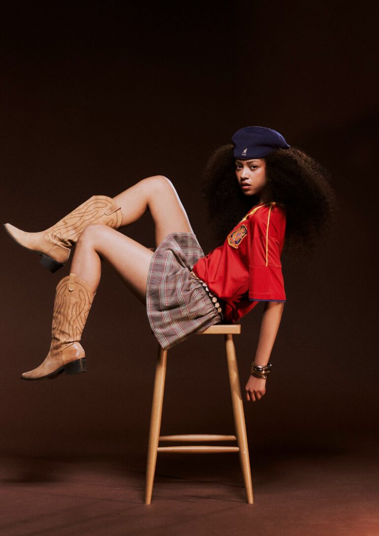 Laura Tibasosa book photo