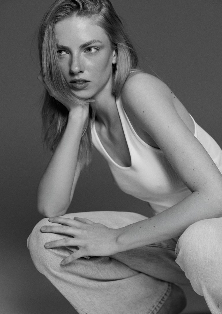 Xara Giulia book photo