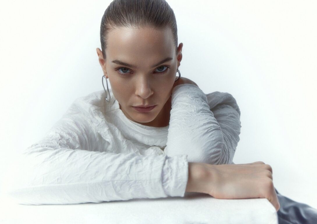 Maya Ovdak book photo