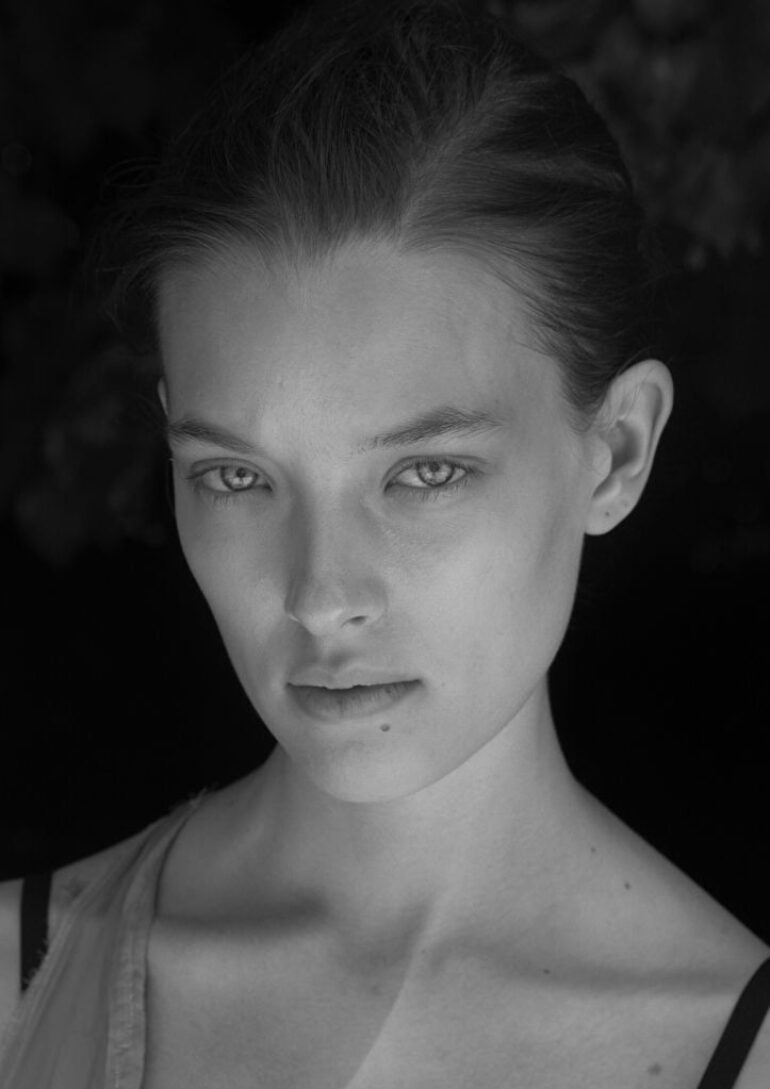 Ana Guliaeva book photo