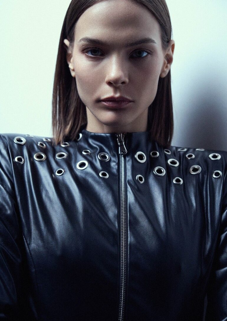 Maya Ovdak book photo