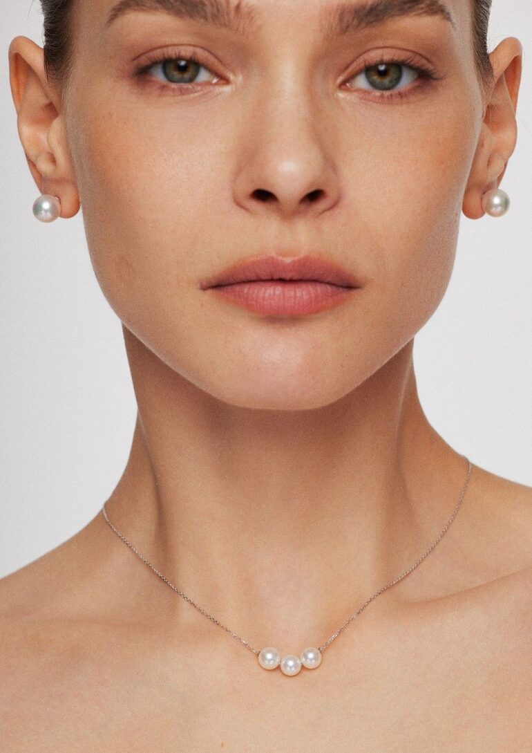 Maya Ovdak book photo