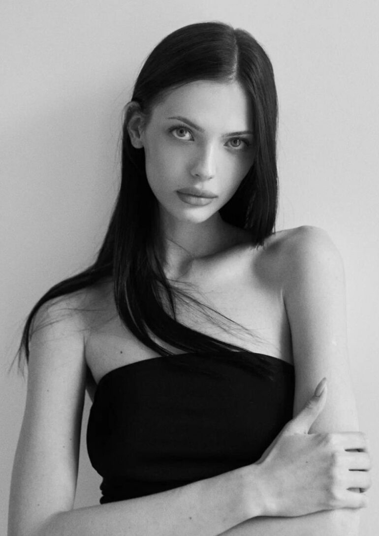 Vika Manturova book photo