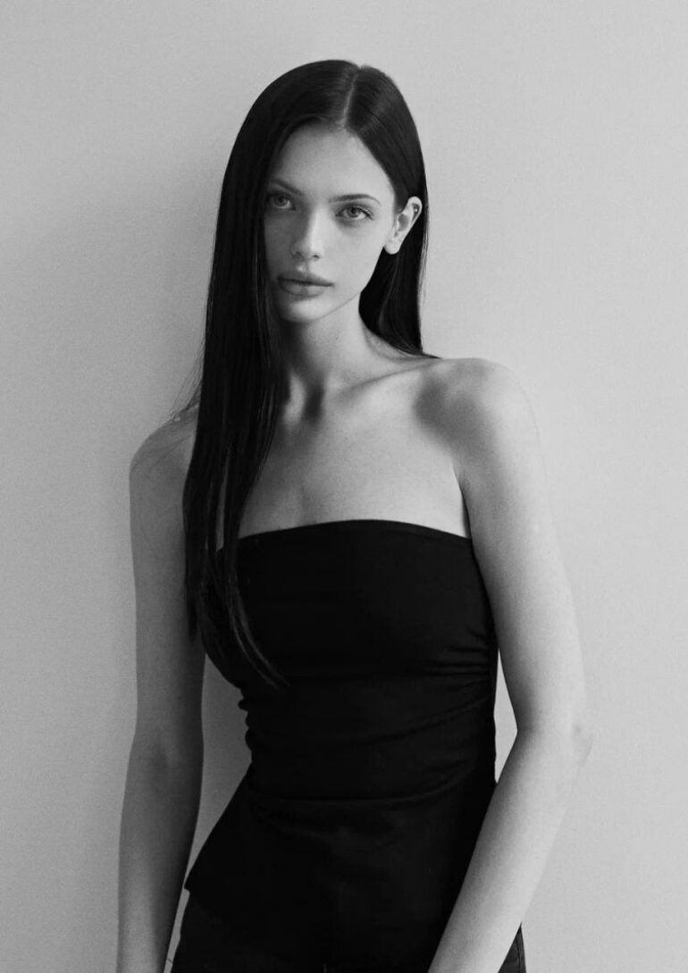 Vika Manturova book photo